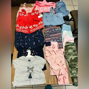 Bundle of GAP and Old Navy toddler clothing.  18 piece lot!